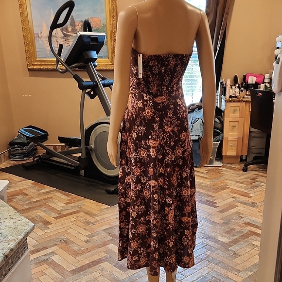 Francesca's Collections Brown Floral Strapless Dress - Picture 4 of 13